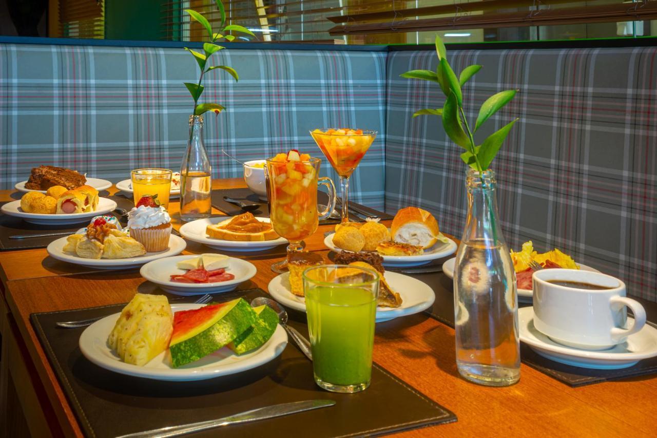 Hotel Laghetto Vivace Канела Екстер'єр фото